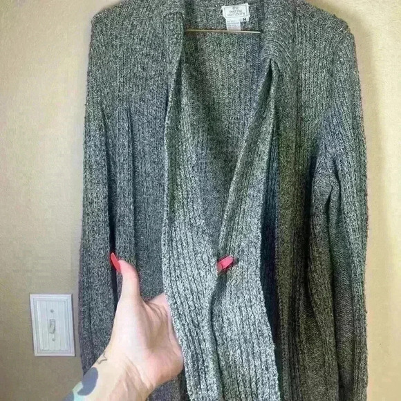 The sweater company wool sweater cardigan size medium with built in neck scarf - Picture 3 of 4